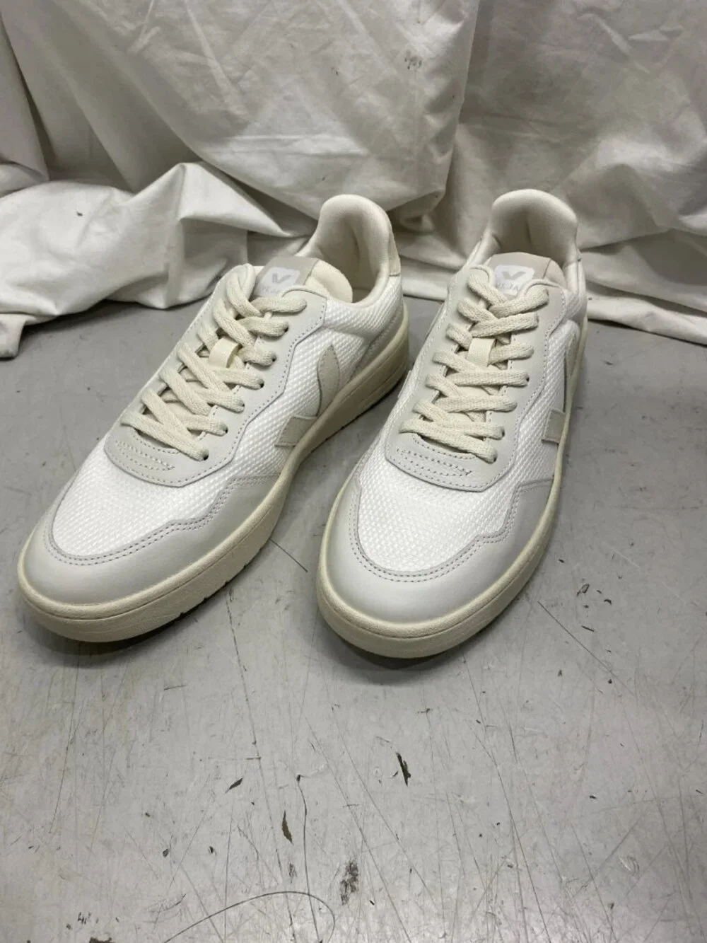Veja V-90 B-Mesh Sneakers White - Picture 5 of 7